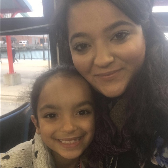 Meet your Posher, Nura - Picture 1 of 1